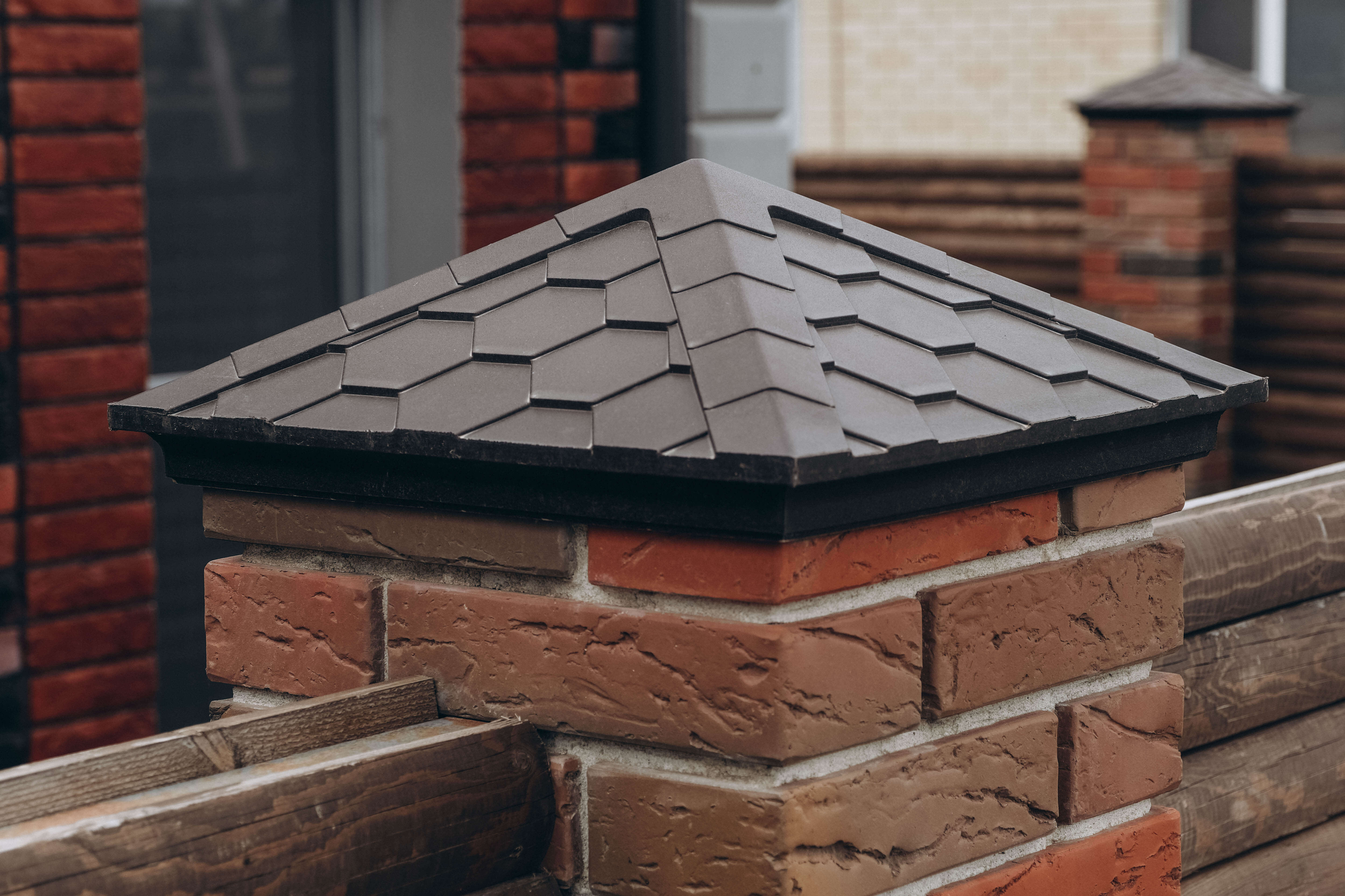 Колпак Zking Эверест Коричневый на столб 1.5х1.5 кирпича (390х390мм) в Армавире фото